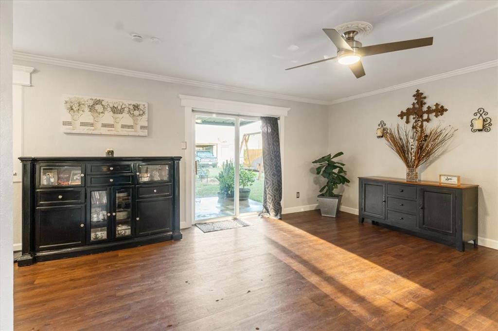 Azle, Texas 76020, United States, 3 Bedrooms Bedrooms, ,2 BathroomsBathrooms,Residential,Pending,200366