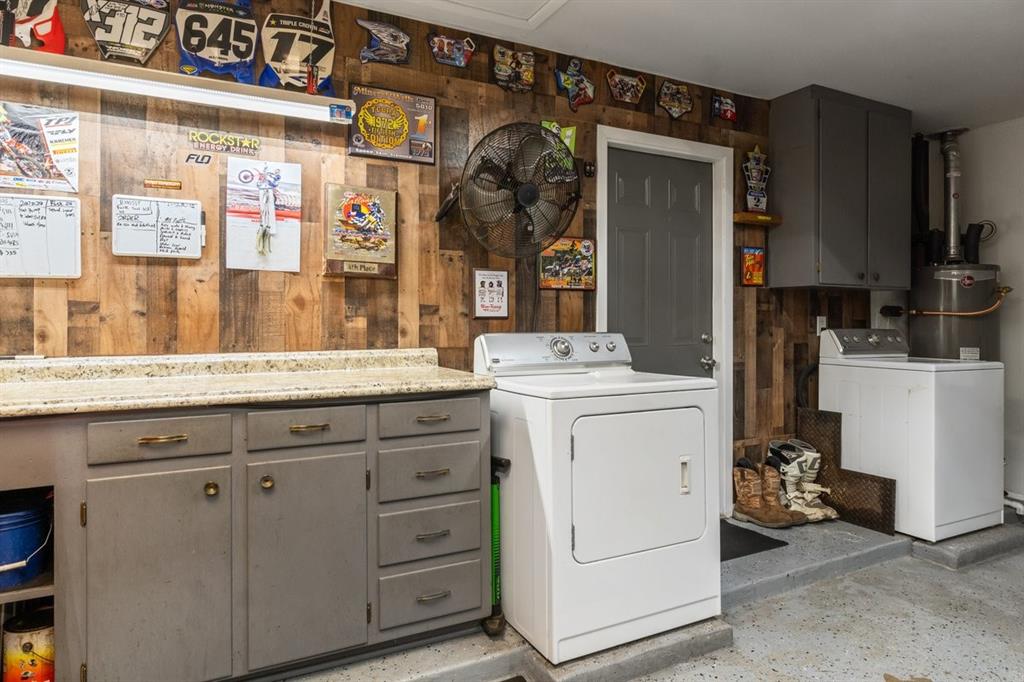 Azle, Texas 76020, United States, 3 Bedrooms Bedrooms, ,2 BathroomsBathrooms,Residential,Pending,200366