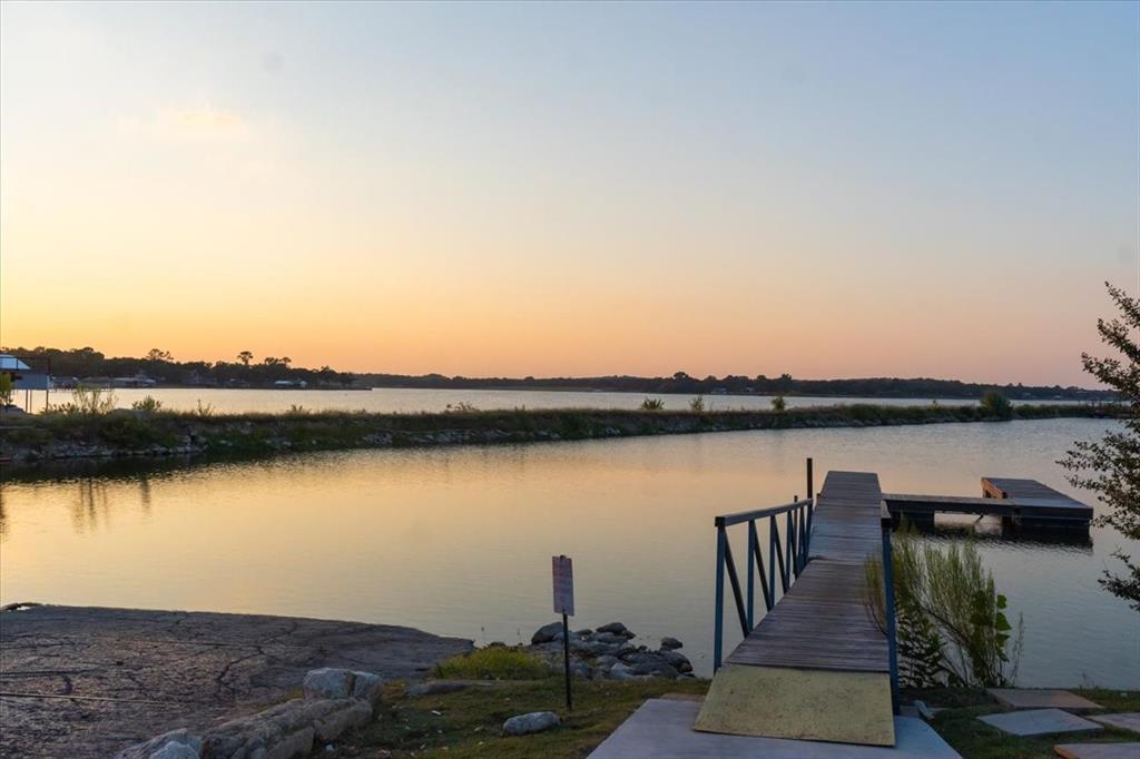 Azle, Texas 76020, United States, 3 Bedrooms Bedrooms, ,2 BathroomsBathrooms,Residential,Pending,200366