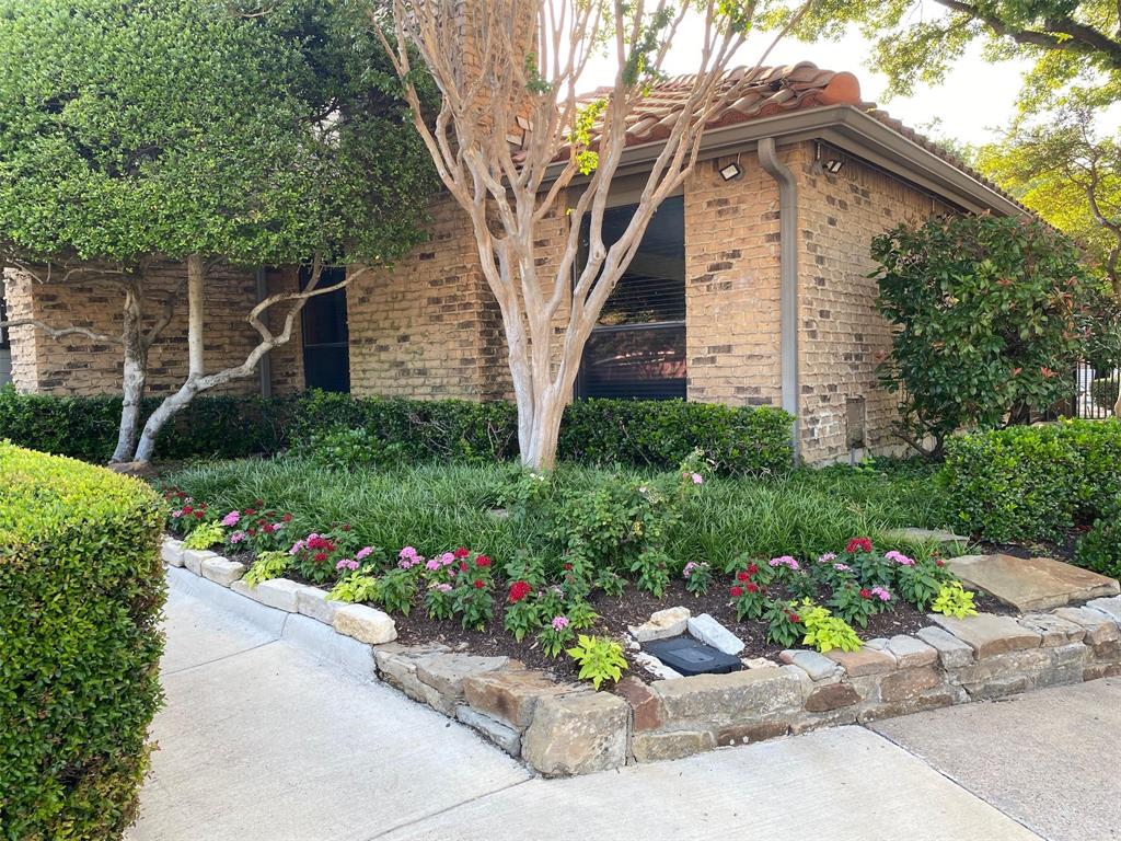 Oakbrook Xing Condos - Residential