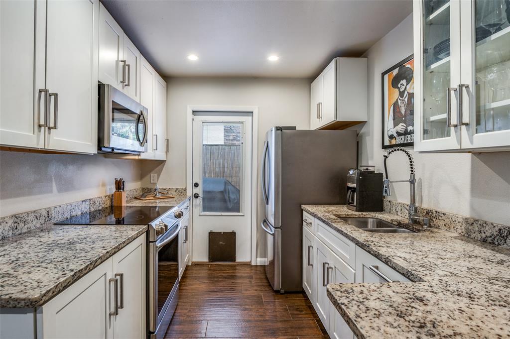 Oakbrook Xing Condos - Residential