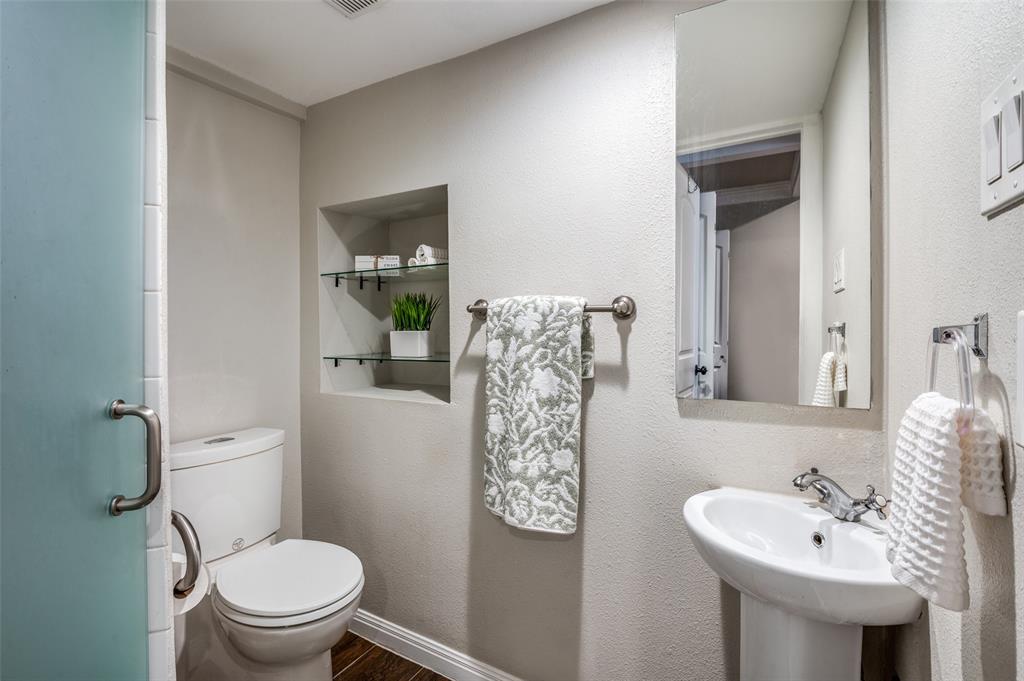 Oakbrook Xing Condos - Residential