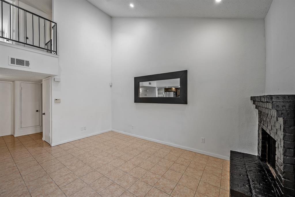 Woodlake Fourplex - Residential