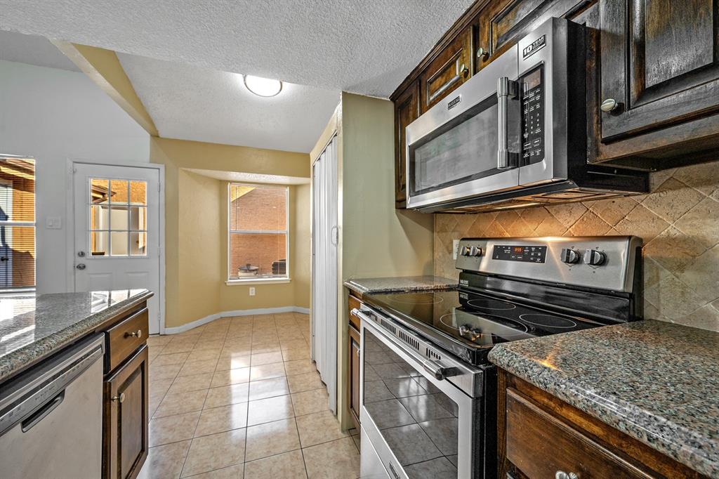 Woodlake Fourplex - Residential