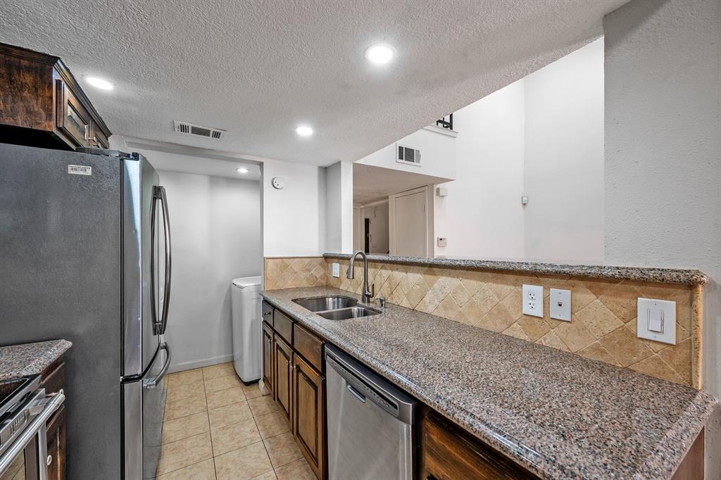 Woodlake Fourplex - Residential