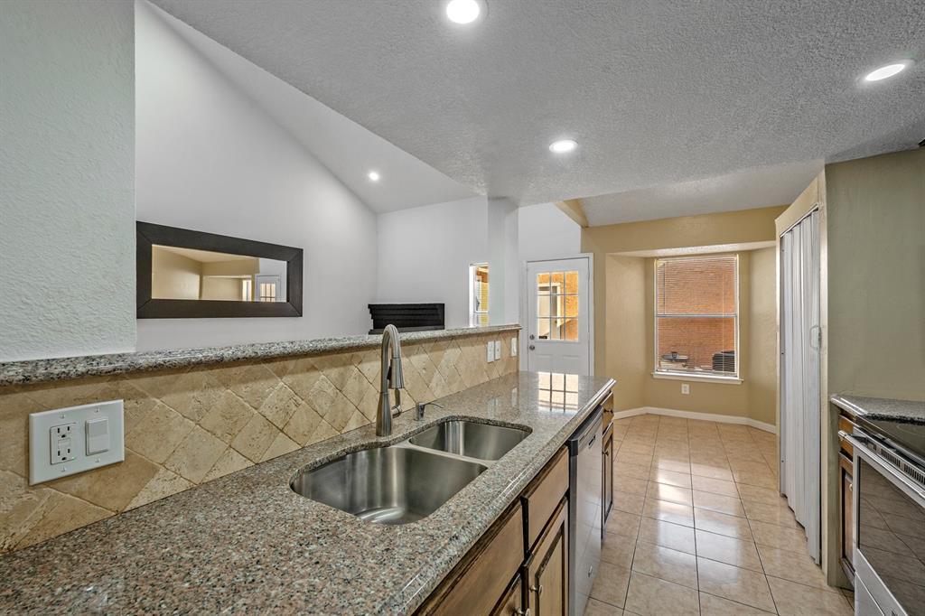 Woodlake Fourplex - Residential