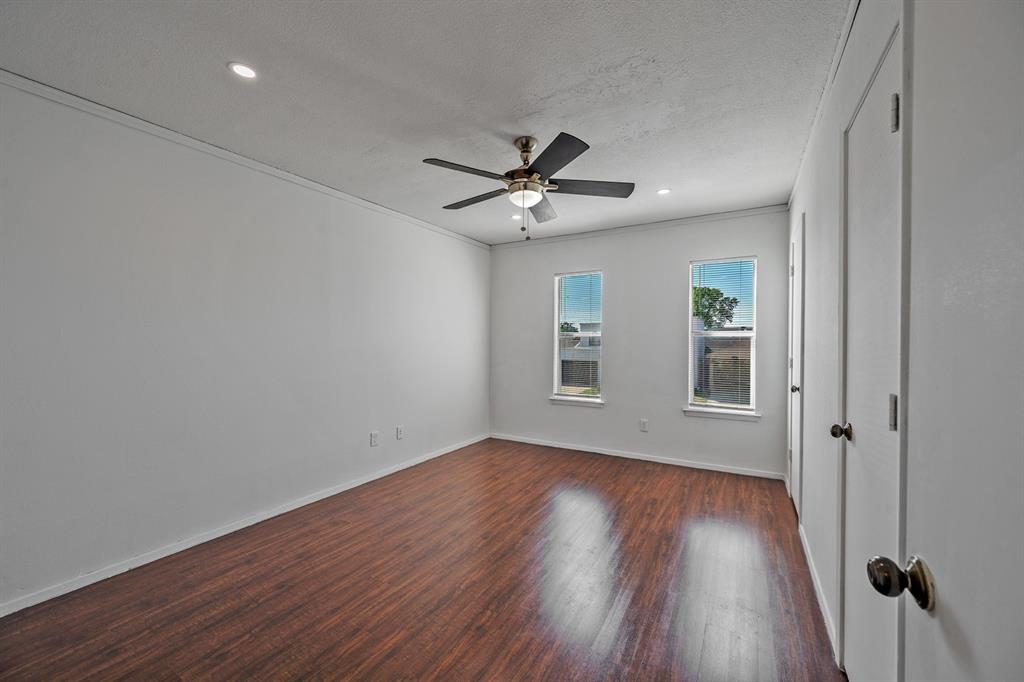 Woodlake Fourplex - Residential