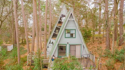 A home in Lindale