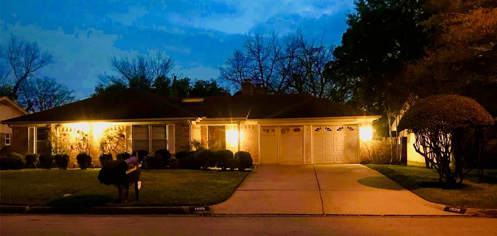 1506 Ridgeview Drive
