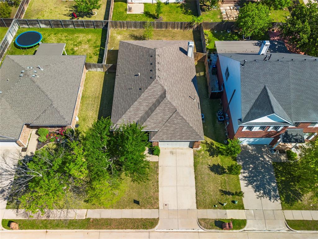 2821 Hilcroft Avenue