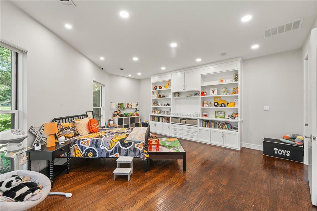 Royal Creek Acres - Residential