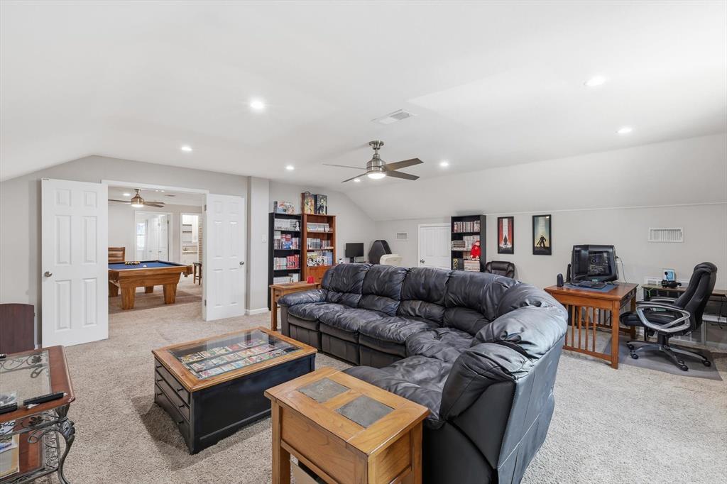 2703 Chinquapin Oak Lane