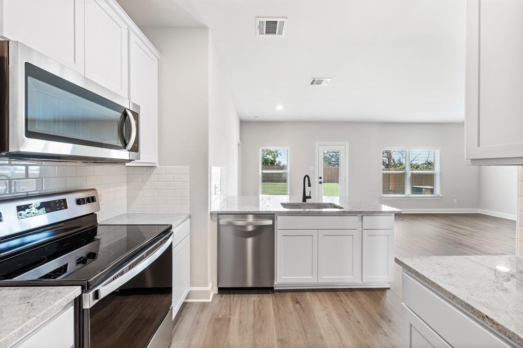 1025 Pecan Place