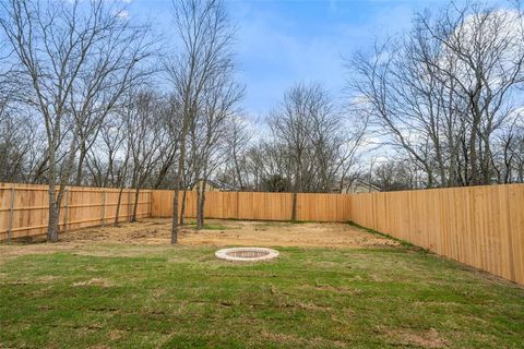 Tiny photo for 408 Matthew Street, Hillsboro, TX 76645 (MLS # 21201265)