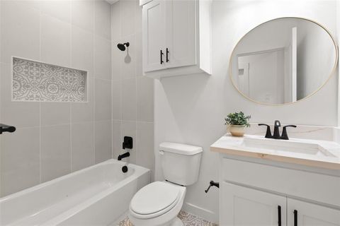 Tiny photo for 408 Matthew Street, Hillsboro, TX 76645 (MLS # 21201265)