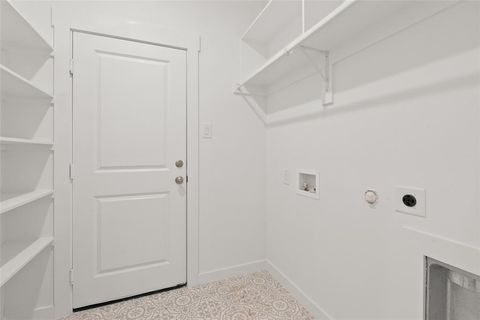 Tiny photo for 408 Matthew Street, Hillsboro, TX 76645 (MLS # 21201265)