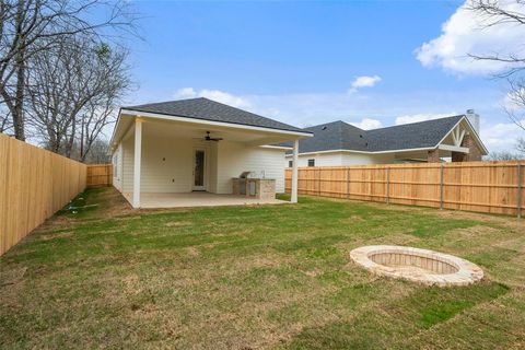 Tiny photo for 408 Matthew Street, Hillsboro, TX 76645 (MLS # 21201265)