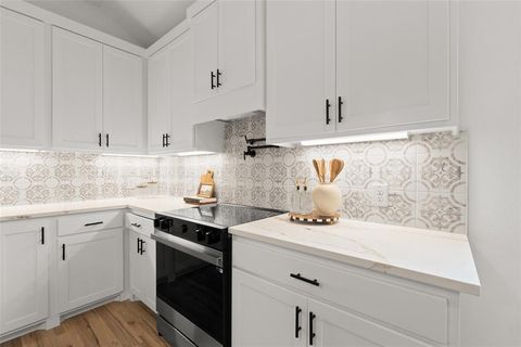 Tiny photo for 408 Matthew Street, Hillsboro, TX 76645 (MLS # 21201265)