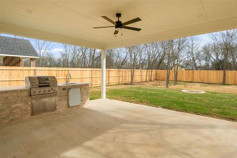 Tiny photo for 408 Matthew Street, Hillsboro, TX 76645 (MLS # 21201265)