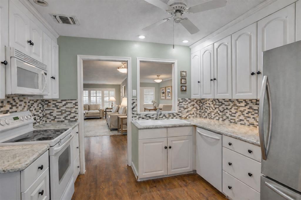 Tanglewood Twnhms Condos - Residential