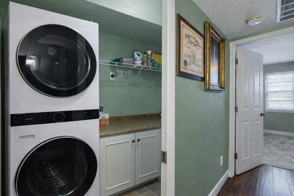 Tanglewood Twnhms Condos - Residential