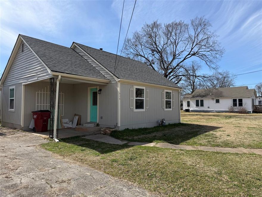 Located in the heart of Bonham, Texas. A freshly remodled three bedroom 2 bathroom home. Would make a great spot for a first time home buyer or someone looking to downsize. Has new windows, new electric. Come and take a look today.