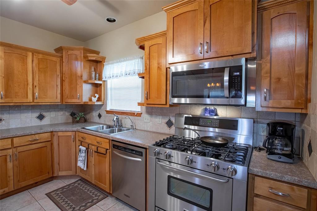 A0396 H T & B R R CO; HOUSE & BARN - Residential