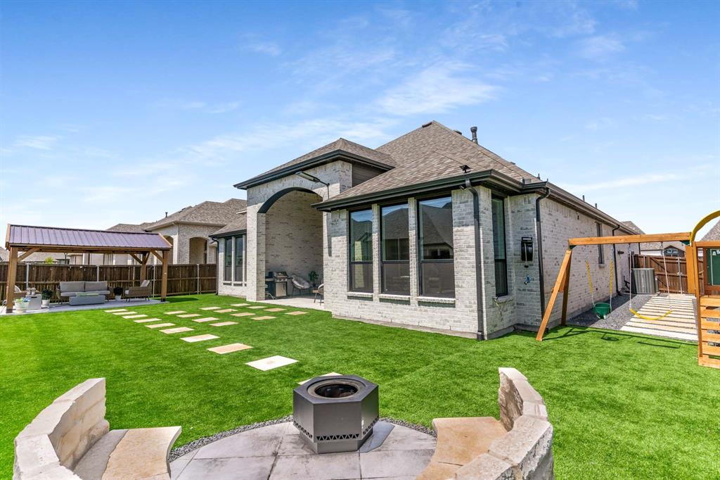 2702 Potomac Drive