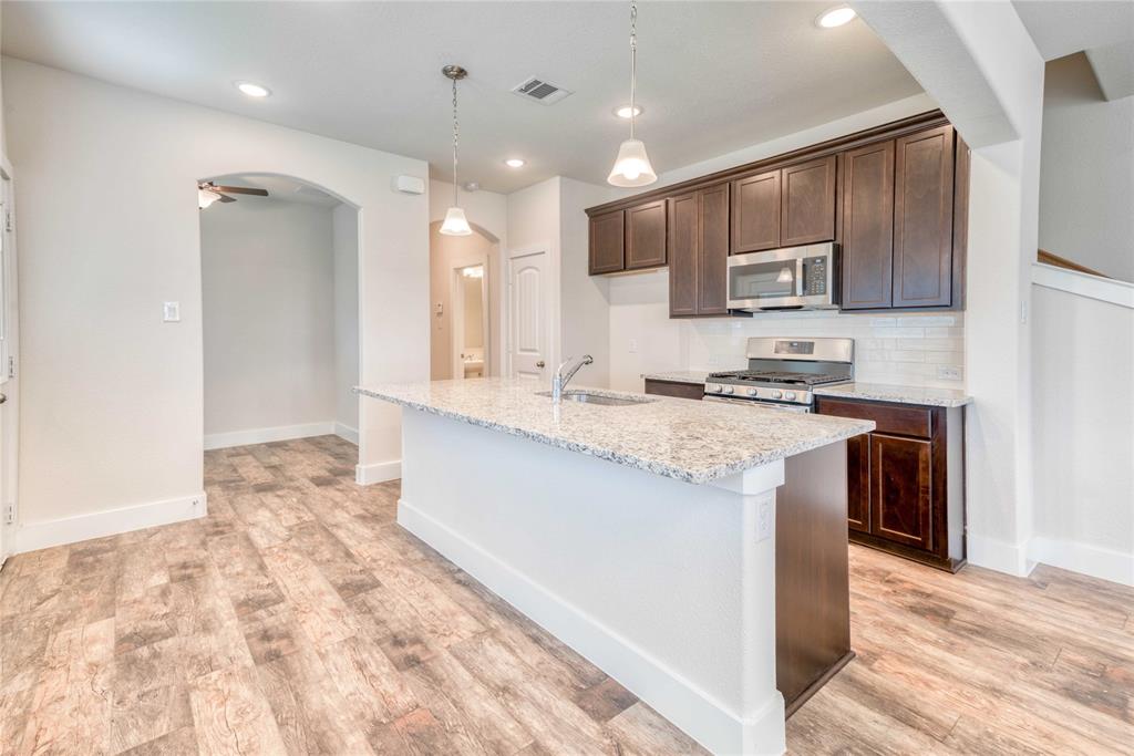 1406 Apricot Lane