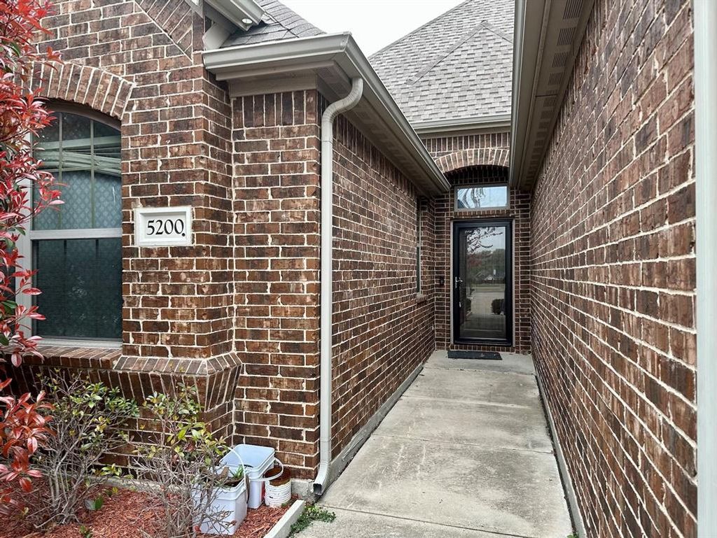 Photo of 5200 Cross Plains Court, Fort Worth, TX 76126 (MLS # 21157624)