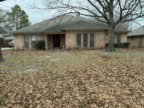 Photo of 1316 Edna Street, Commerce, TX 75428 (MLS # 21249655)