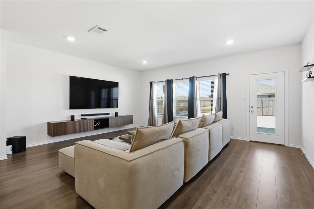 Magnolia Ph 8 - Residential