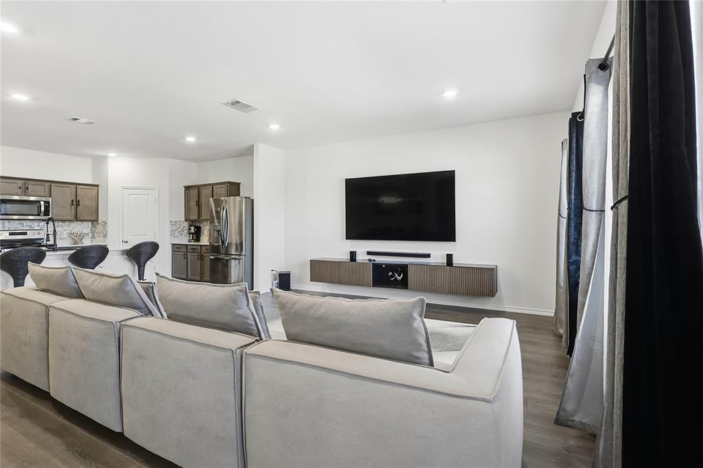 Magnolia Ph 8 - Residential