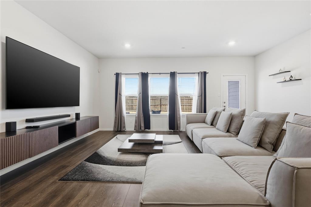 Magnolia Ph 8 - Residential