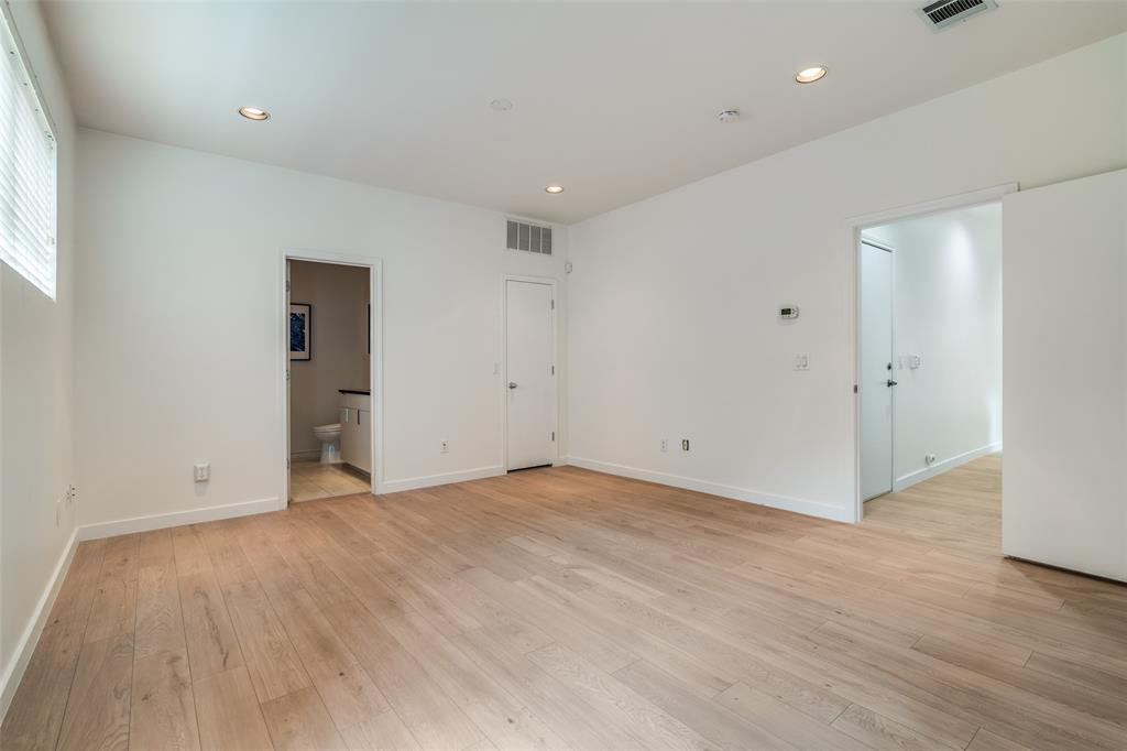 Cambrick Square South Condos - Residential