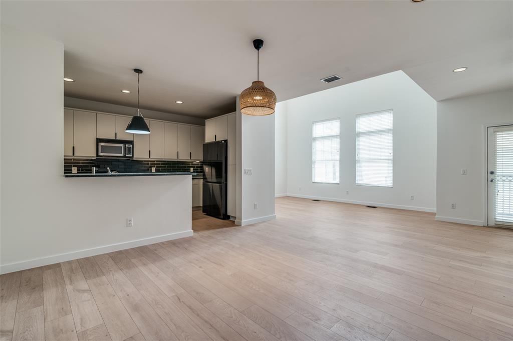 Cambrick Square South Condos - Residential