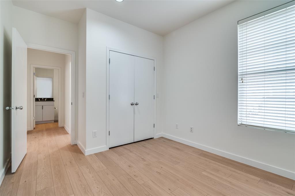 Cambrick Square South Condos - Residential