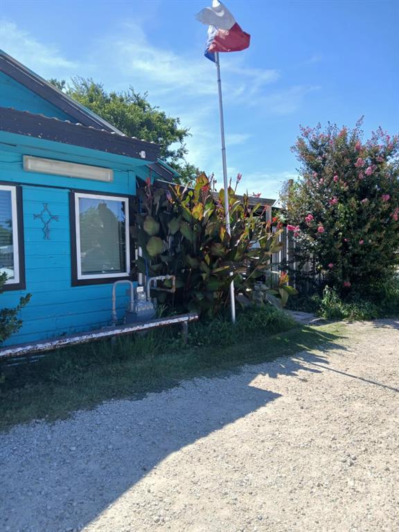 601 S COMMERCIAL Avenue