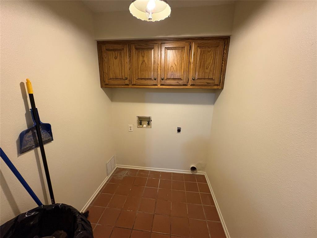 1838 W Taylor Street