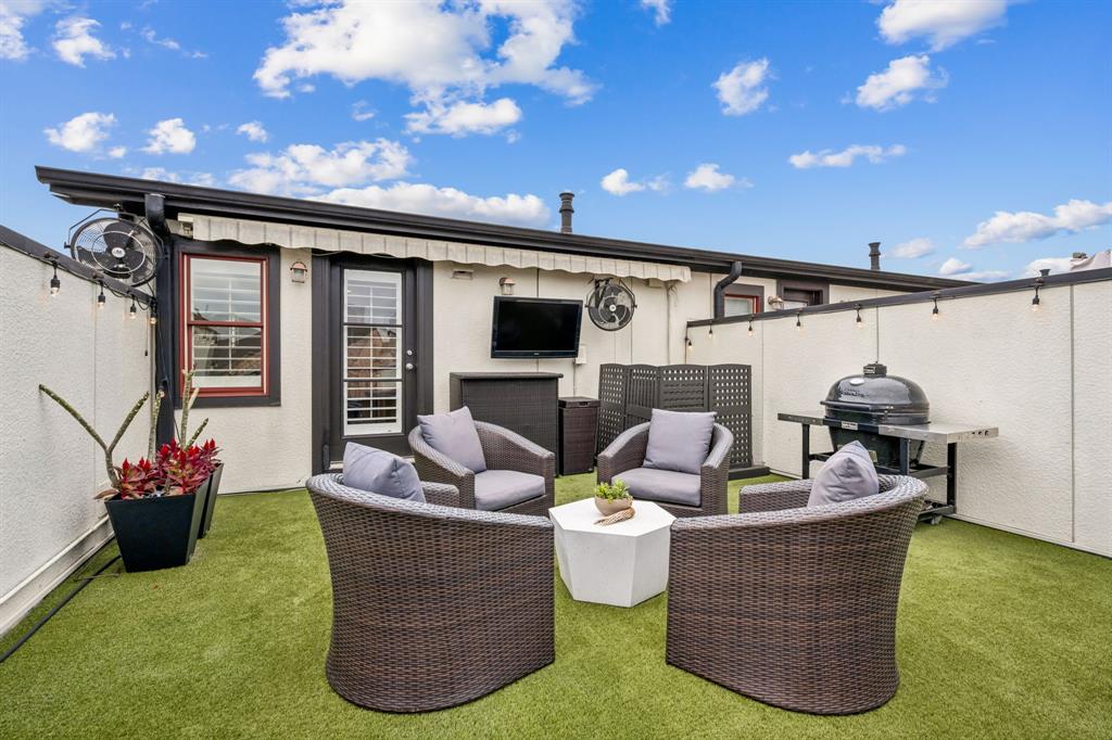 Intown Homes Farmers Market - Residential