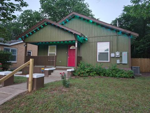 Photo of 1005 Taylor Street, Waco, TX 76704 (MLS # 21258377)