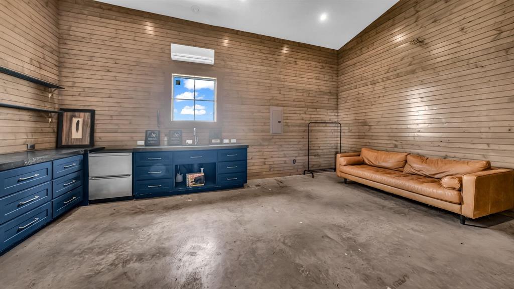 Rocky Creek Ranch - Farm