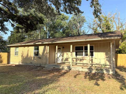 Photo of 506 Walnut Street, Collinsville, TX 76233 (MLS # 21362866)
