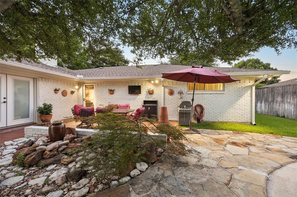 2104 Westlake Drive