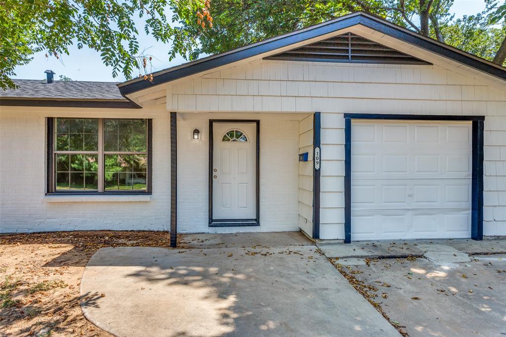 109 SW Moody Street