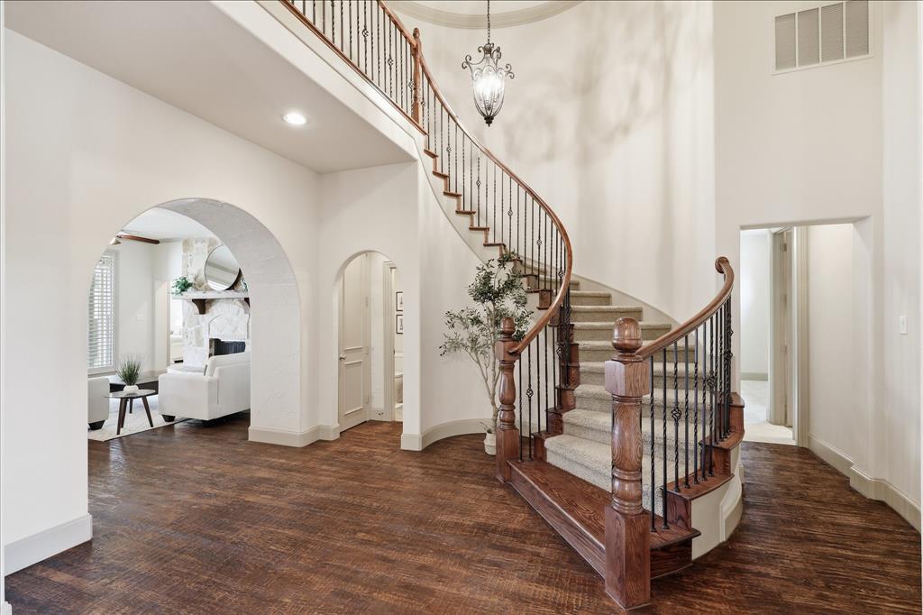 929 Lairds Lane