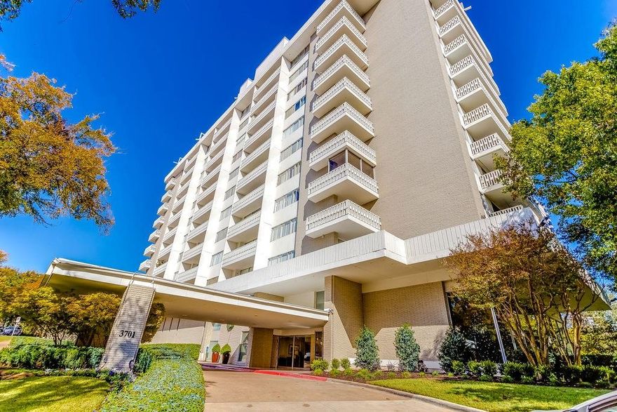 Extraordinary opportunity to lease a beautiful 3-bedroom, 3-bathroom condo located in the heart of Turtle Creek. Condo has been beautifully updated. Split bedroom floor plan with two large primary bedrooms. One primary bedroom has custom built-in bookshelves, which could also be used as a den or office. White Oak Hardwood Flooring throughout the condo. Kitchen with custom cabinets, stainless steel appliances, and white quartz countertops. Large Living Dining area with floor-to-ceiling windows & custom Dry Bar. Large Balcony located off the living area with city views. Fantastic Location with easy access to The Katy Trail, Dean Park, Uptown, Downtown, the Arts District, restaurants and shopping. Building amenities include 24-hour staff, fitness center, pool, and beautifully maintained landscaped grounds.