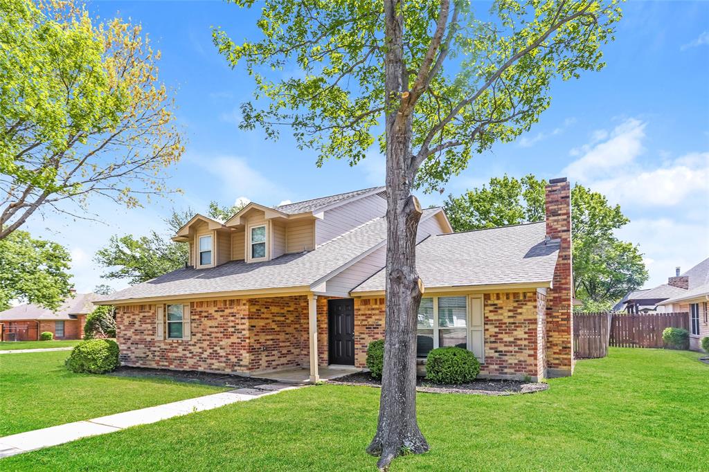 1 Roaring Creek Court