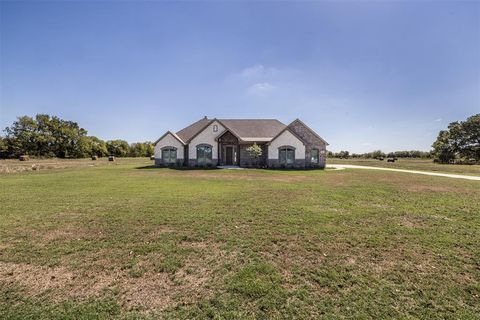 A home in Quinlan