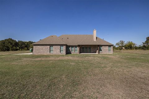 A home in Quinlan